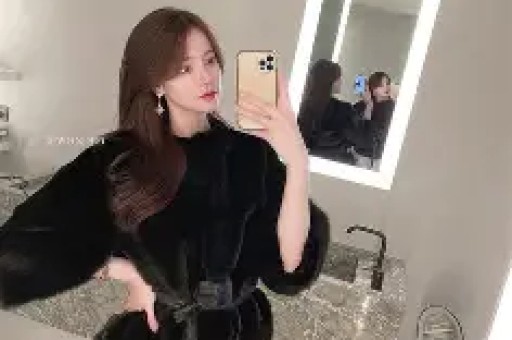 愚人节站姐整活大赛：鹿晗站姐发杨幂粉丝：关注你三年就给我看这